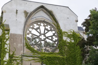 Tracery rosette on the Wachau church ruins, Markkleeberg, Saxony, Germany, Europe