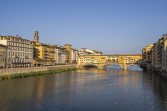 Ponte Vecchio bridge over Arno River, Florence, Tuscany, Italy, Europe