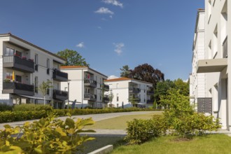 Newly built residential buildings, Villenpark Altradebeul, Radebeul, Saxony, Germany, Europe