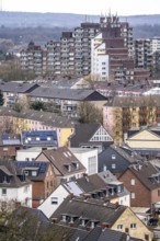 Residential tower block from 1972, Biegerhof, 261 flats, called Affenfelsen, in Wannheim, in front