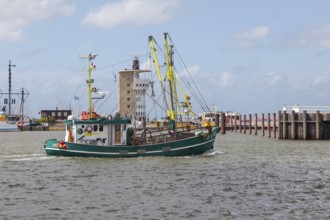 Fishing boat in the harbour of Cuxhaven, Lower Saxony, Germany, Europe