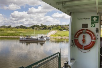 On the Stolzenfels ferry on the Elbe from Niederlommatzsch to the jetty in Diesbar-Seußlitz,