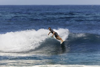 Surfer, surfing, surfers, surfing, water sports, Tahitian, wave, spray, surf, Teahupoo, also