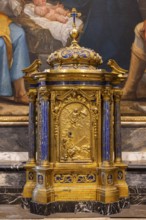 Interior of colorful marble decoration, Siena Cathedral or Cattedrale di Santa Maria Assunta,