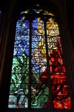 Stained glass window by Jacques Villon in the sacrament chapel of the Gothic Saint-Étienne