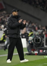 Coach Vincent Kompany FC Bayern Munich FCB on the sidelines clapping his hands in encouragement,