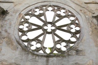 Tracery rosette on the Wachau church ruins, Markkleeberg, Saxony, Germany, Europe