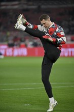 Warm-up training, stretching, stretching, goalkeeper Manuel Neuer FC Bayern Munich FCB (01)