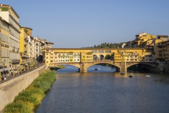 Ponte Vecchio bridge over Arno River, Florence, Tuscany, Italy, Europe