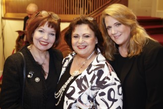 Daniela and Nicole Urbschat, Yvonne Huber at the premiere ofOma Trick with Brigitte Grothum and