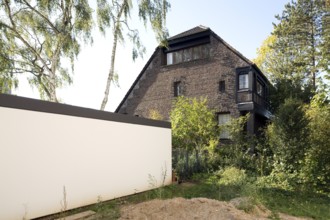 Residential building for Heinrich Campendonck, built by Karl Buschhüter in 1922, north side,