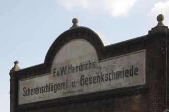 Gable with lettering: F&W Hendrichs Scherenschlägerei u. Gesenkschmiede founded in 1886