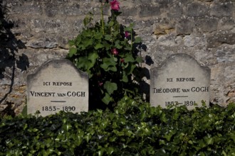 Gravestones of the painter Vincent van Gogh and his brother Theodor, arranged in this way since