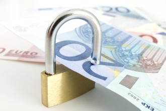 20 euro banknote with security lock