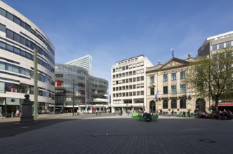 University building on Schadowplatz, former Niederrheinische Bank building, on the left the