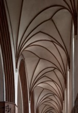 South aisle to the east, asymmetrical spring vault, St., Sankt, Saint