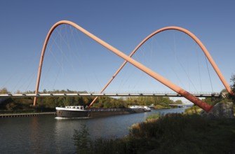 Nordsternpark, Rote Brücke (double arch bridge over the Rhine-Herne Canal)