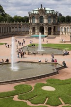 Inner courtyard, wall pavilion with lawn parterre