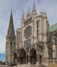 1195-1260 Main construction period, south transept gable, south west tower on the left 1145-64