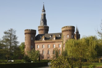 Moyland, castle park in spring