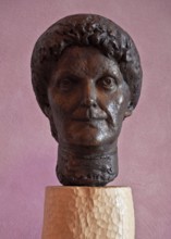 Portrait head of the anthroposophist Marie Steiner 1867-1948 by Manfred Welzel 2001