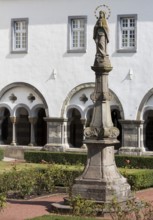 Marienhof (cloister), statue of the Virgin Mary in front of the eastern cloister wing