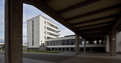 View from a vantage point under the bridge to the south-east towards the Prellerhaus