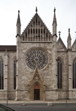 Northern transept gable, St., Sankt, Saint