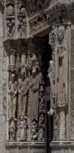 1195-1260 Main construction period, west façade, royal portals 1145-70 with biblical kings, queens,