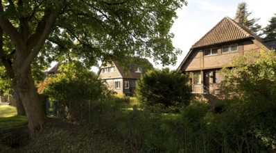 East side, built ca. 1933-1935, architect: Friedrich Kühnen, gabled pitched roof and crippled