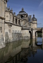 Chantilly, Chateau-de-Chantilly, Great Castle, moat above courtyard arcades, view from the south