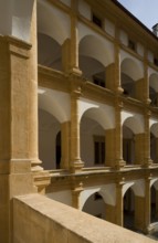 Large courtyard, arcade detail