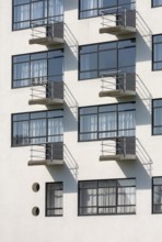 Dessau, Bauhaus, Prellerhaus studio building, east side with balconies