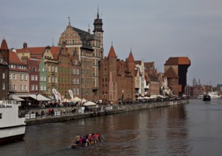 From left Archaeological Museum with observation tower, twin-towered Frauentor gate and Krantor