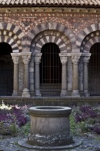 Cloister, south wing Arcade arch and fountain, St., Sankt, Saint