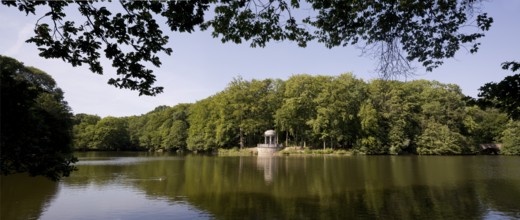 Krefeld, city forest with Deußtempel