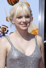 Anna Faris at the Los Angeles premiere of 'Cloudy With A Chance Of Meatballs' held at the Mann