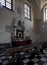 View of the Torah shrine