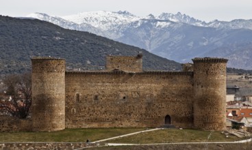 Castillo de Valdecorneja from the north-west behind the Sierra de Gredos