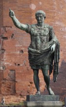 Roman city gate from the 1st century, city side, imperial statue