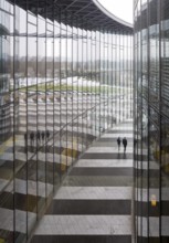 Bonn, Posttower, built 2000-2002 by Murphy/Jahn, corridor between the building sections