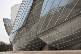 Architect Frank O. Gehry, opened in 2014, western part from the south-east