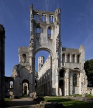 Begun in 1040, destroyed from 1562, view from the east with a view into the nave, remains of the