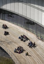 Ökonomicum, Oeconomicum, Institute of Economics, view from the roof of the library with students