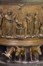 Liège, Liege, St Barthélemy (Sint-Bartolomeüskerk, Sankt Bartholomäus), baptismal font by Reiner