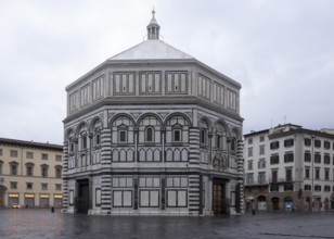 Florence, Firenze, Cathedral, Duomo Santa Maria del Fiore, Baptistery of San Giovanni from the