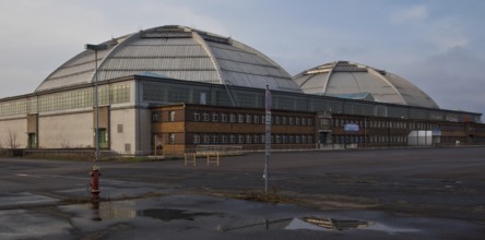 Reinforced concrete construction, built in 1928-29 by Hubert Ritter, two elliptical shell vaults,