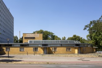 Dessau, former labour office by Walter Gropius, east view