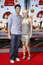 Bill Hader and Anna Faris at the Los Angeles premiere of 'Cloudy With A Chance Of Meatballs' held