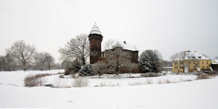 Krefeld, Linn Castle and outer bailey hunting lodge and moat